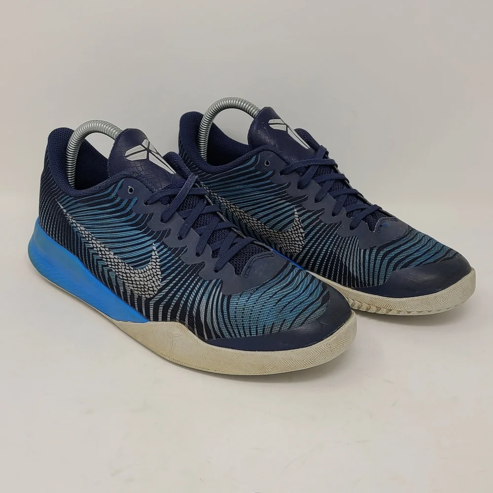 Nike Kobe Mentality II Basketball Shoes 820322 400 Blue size 6.5Y Youth Bryant